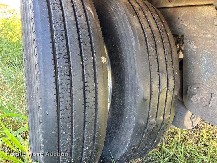 image for item DU1293 2012 Wabash refrigerated van trailer