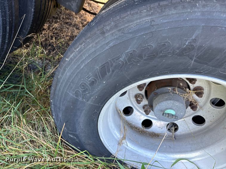 image for item DU1293 2012 Wabash refrigerated van trailer