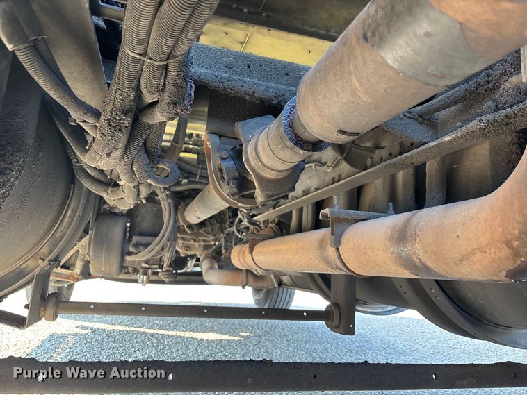 image for item DU1315 2017 Kenworth T680 semi truck