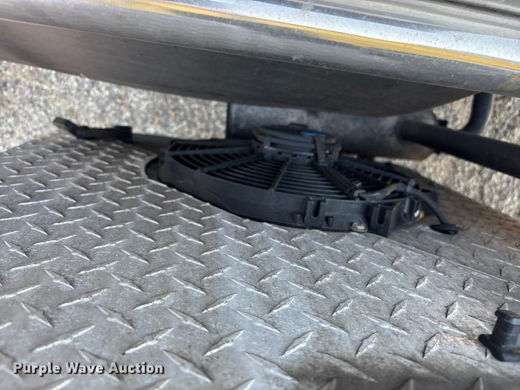 image for item DU1315 2017 Kenworth T680 semi truck