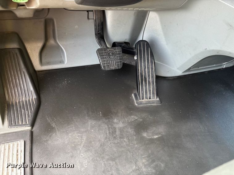 image for item DU1315 2017 Kenworth T680 semi truck