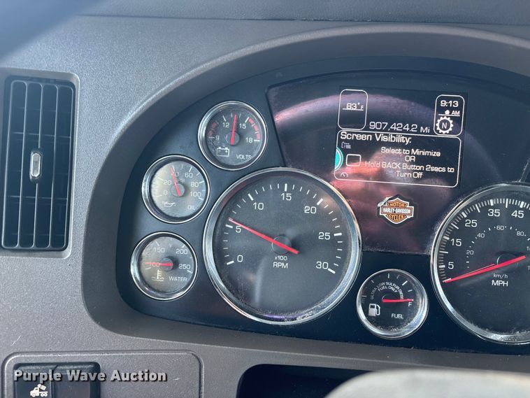 image for item DU1315 2017 Kenworth T680 semi truck