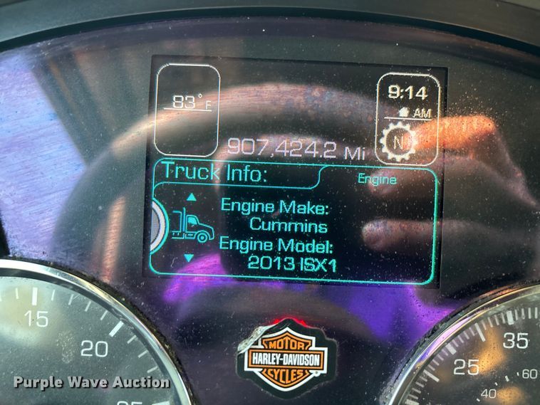 image for item DU1315 2017 Kenworth T680 semi truck