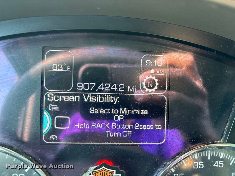 image for item DU1315 2017 Kenworth T680 semi truck