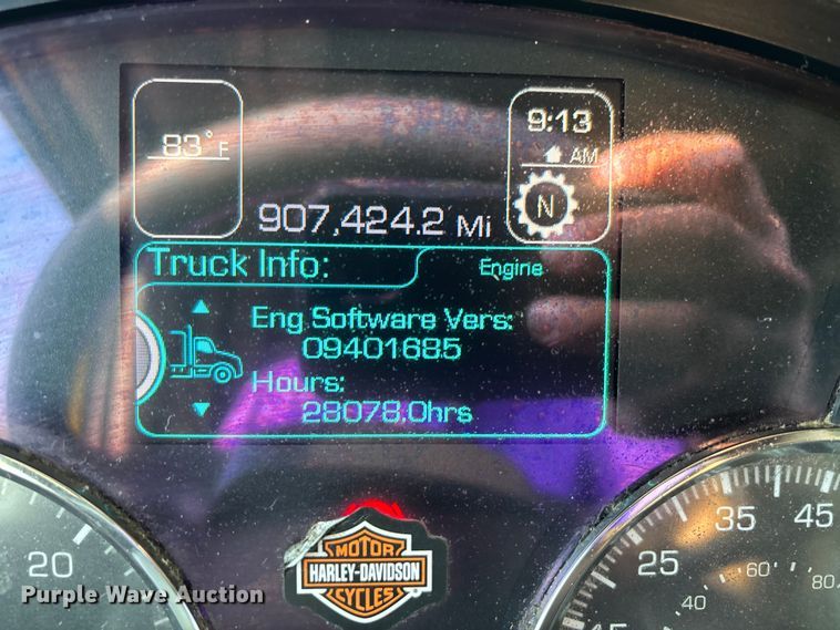 image for item DU1315 2017 Kenworth T680 semi truck