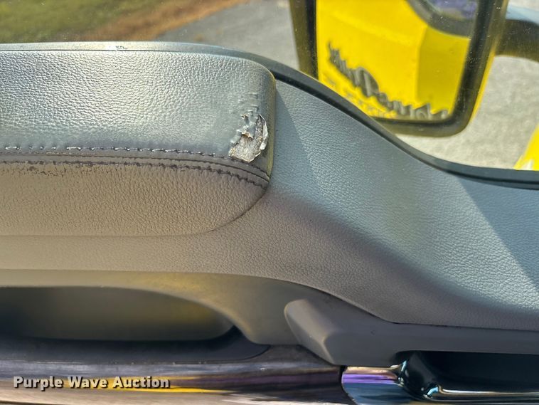 image for item DU1315 2017 Kenworth T680 semi truck