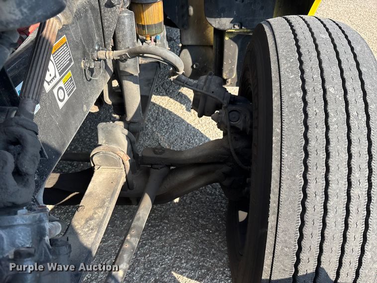 image for item DU1315 2017 Kenworth T680 semi truck