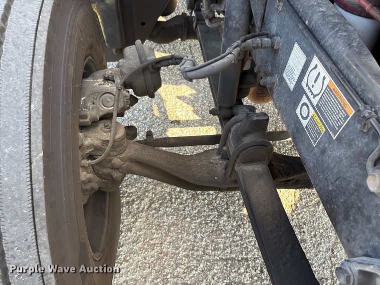 image for item DU1315 2017 Kenworth T680 semi truck