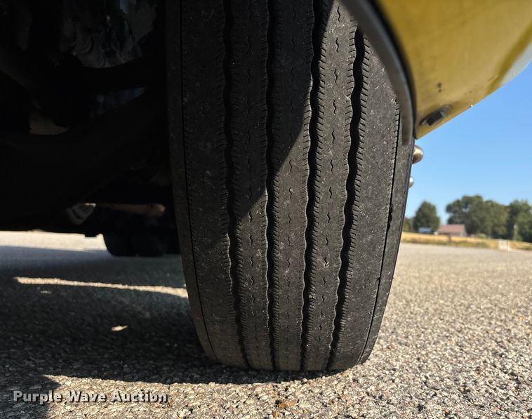 image for item DU1315 2017 Kenworth T680 semi truck