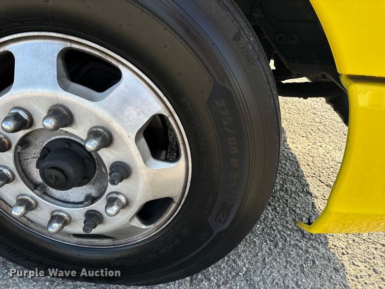 image for item DU1315 2017 Kenworth T680 semi truck