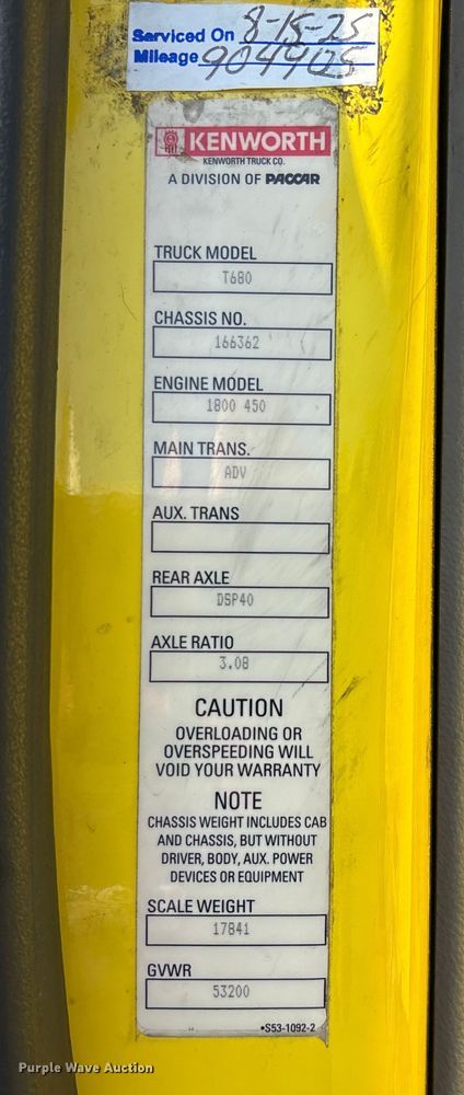 image for item DU1315 2017 Kenworth T680 semi truck