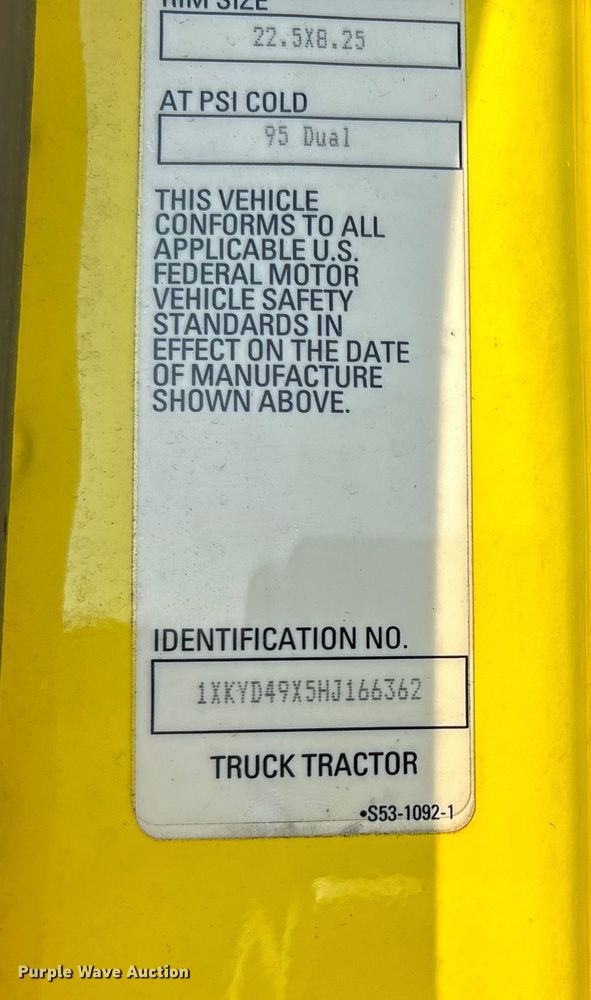 image for item DU1315 2017 Kenworth T680 semi truck