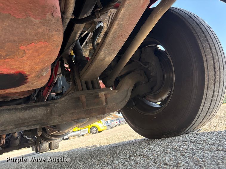 image for item DU1316 2015 Kenworth T680 semi truck