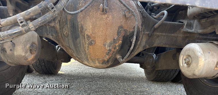 image for item DU1316 2015 Kenworth T680 semi truck