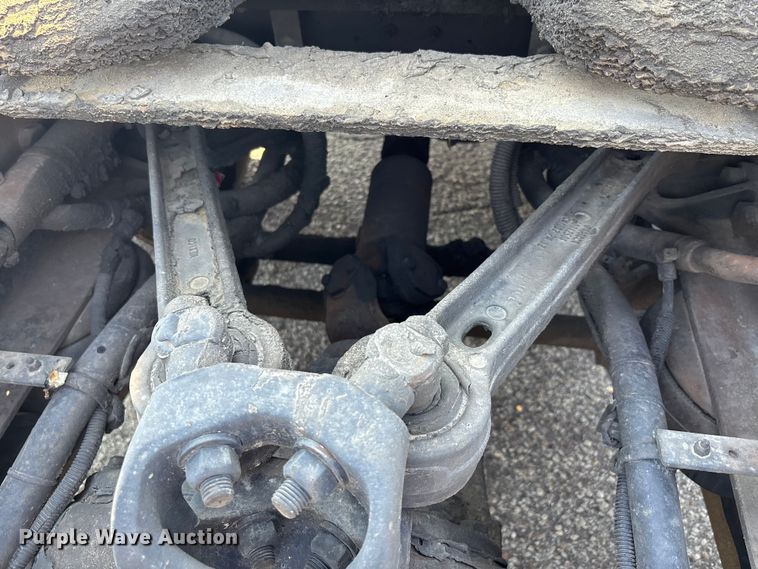 image for item DU1316 2015 Kenworth T680 semi truck