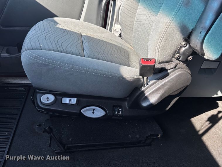 image for item DU1316 2015 Kenworth T680 semi truck