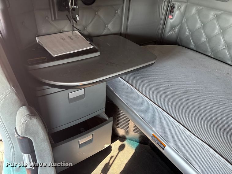 image for item DU1316 2015 Kenworth T680 semi truck