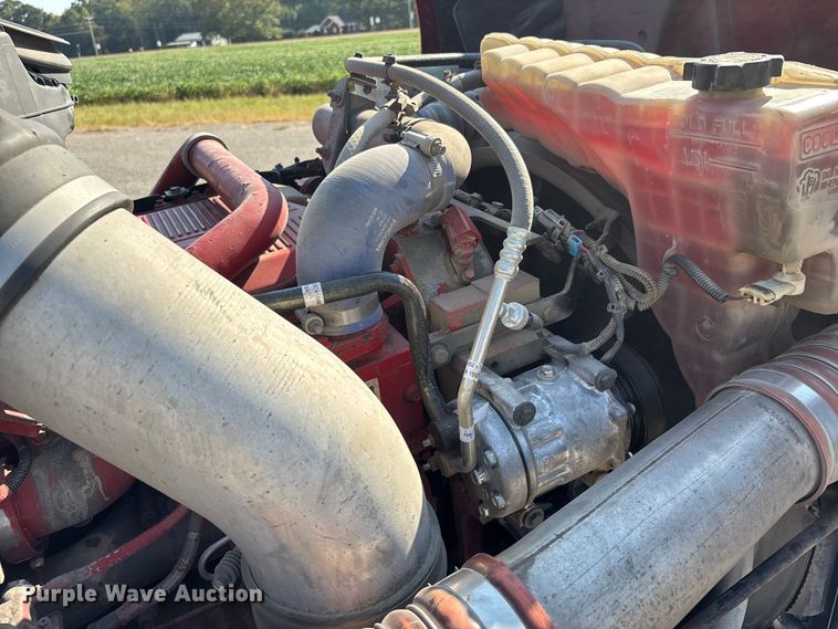 image for item DU1316 2015 Kenworth T680 semi truck