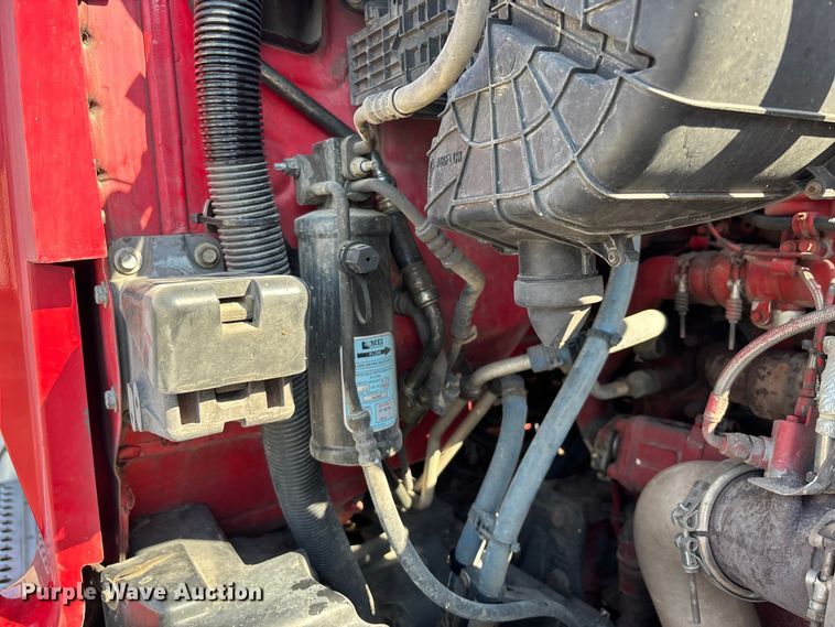 image for item DU1316 2015 Kenworth T680 semi truck