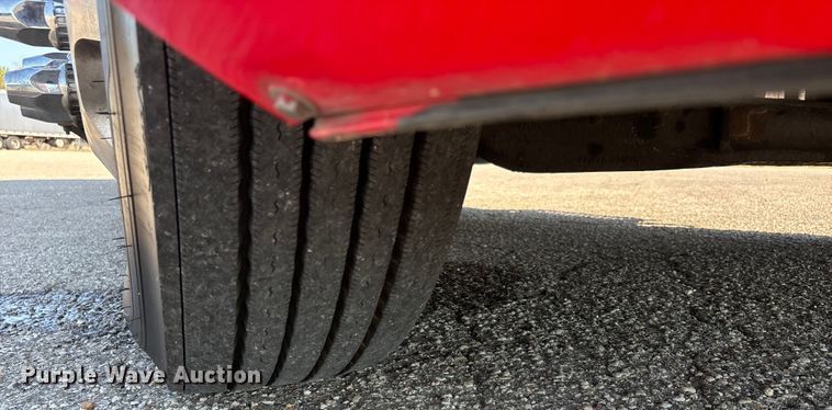 image for item DU1316 2015 Kenworth T680 semi truck