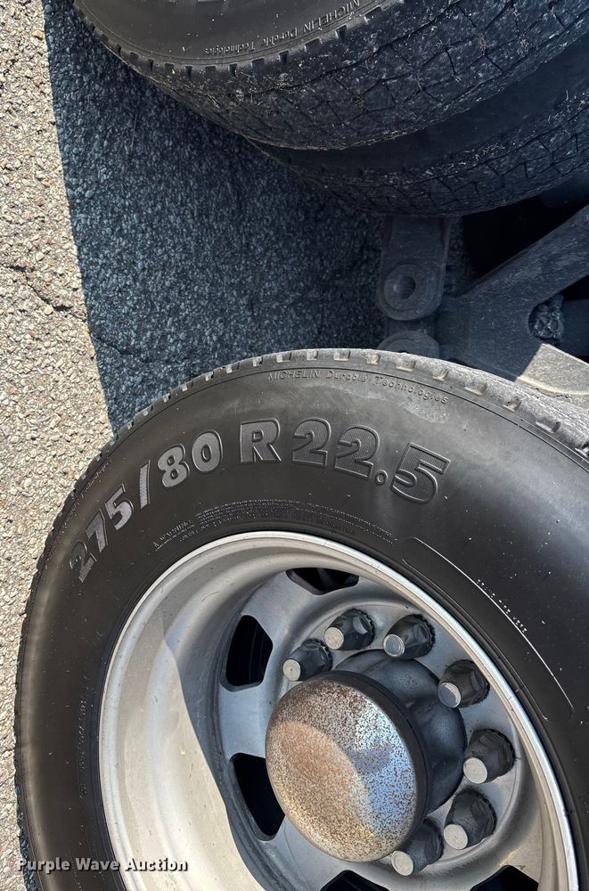 image for item DU1316 2015 Kenworth T680 semi truck