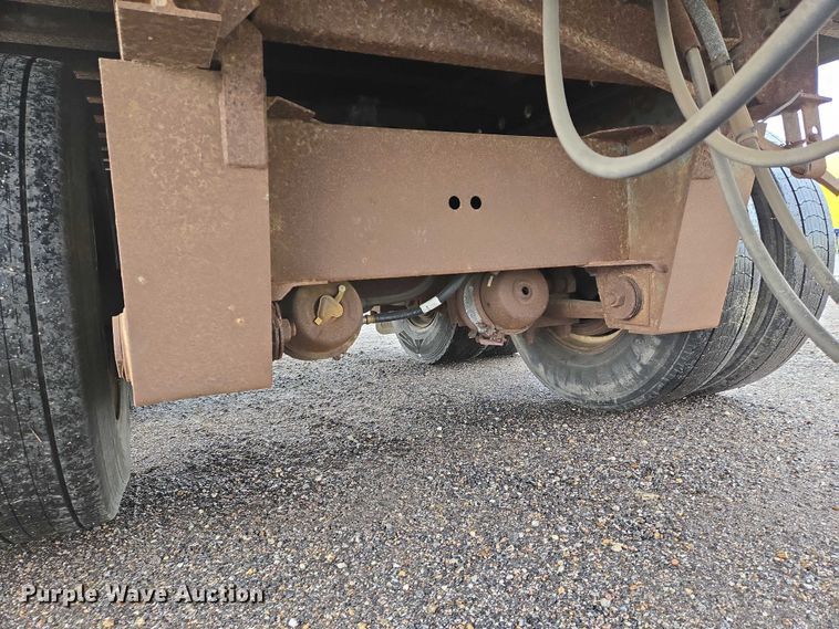 image for item DU6912 1989 Fruehauf dry van trailer