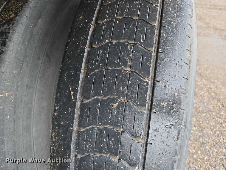 image for item DU6912 1989 Fruehauf dry van trailer