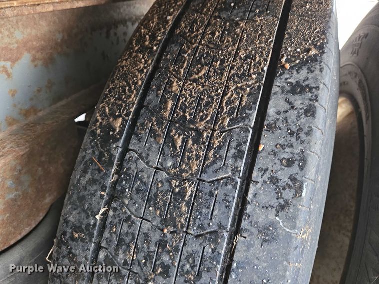 image for item DU6912 1989 Fruehauf dry van trailer