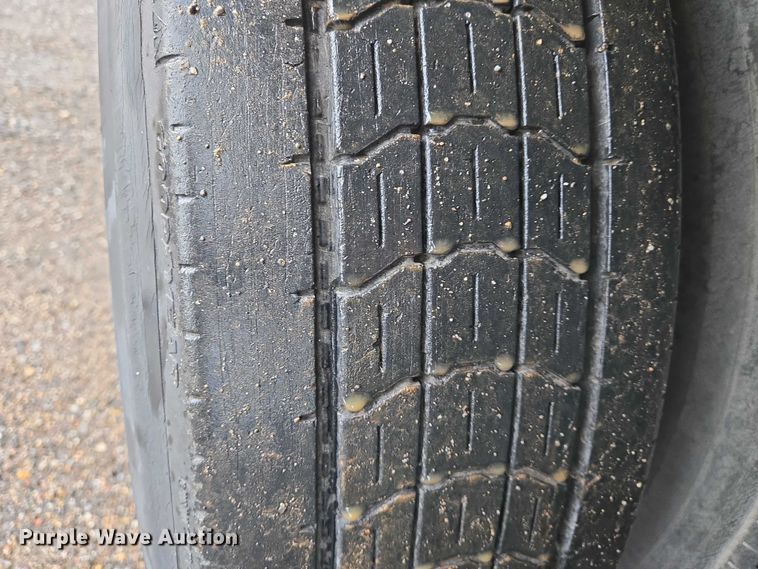 image for item DU6912 1989 Fruehauf dry van trailer