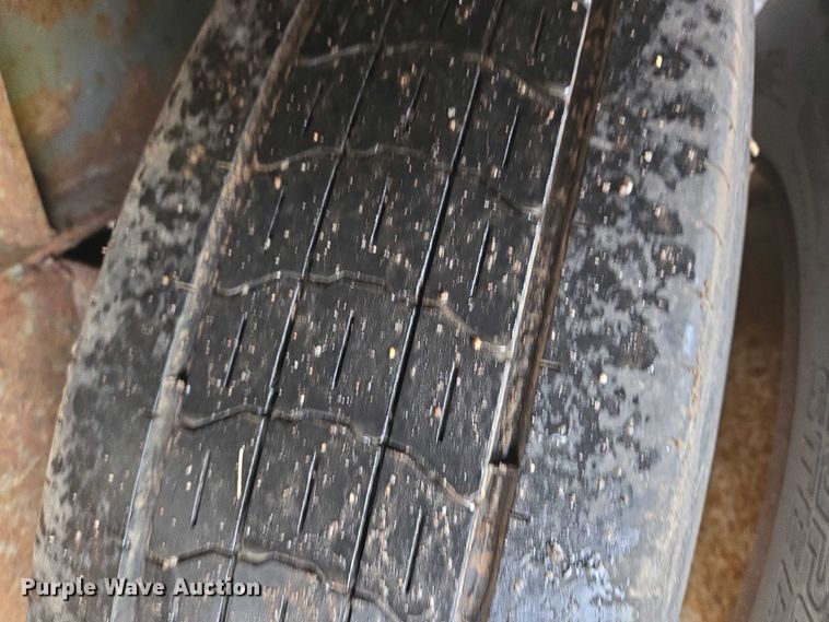 image for item DU6912 1989 Fruehauf dry van trailer