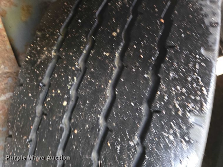 image for item DU6912 1989 Fruehauf dry van trailer