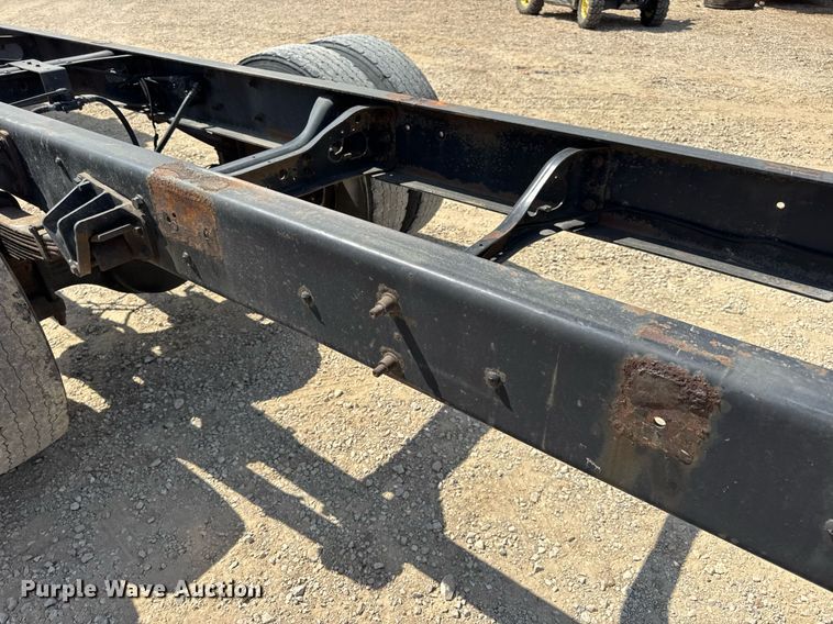 image for item DW6535 2010 International 4300 truck cab and chassis