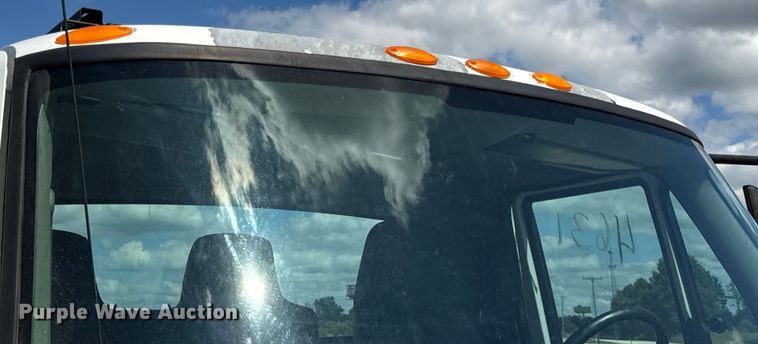 image for item DW6535 2010 International 4300 truck cab and chassis