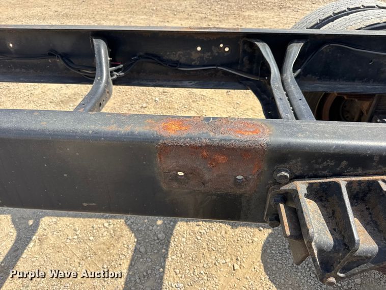 image for item DW6535 2010 International 4300 truck cab and chassis