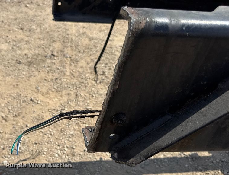 image for item DW6535 2010 International 4300 truck cab and chassis