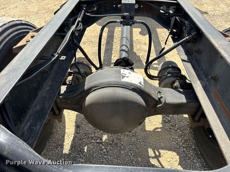 image for item DW6535 2010 International 4300 truck cab and chassis