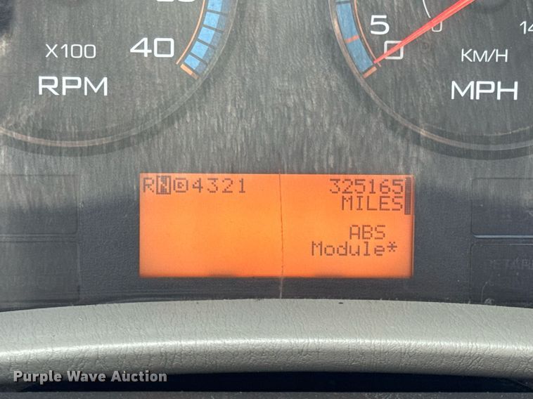 image for item DW6535 2010 International 4300 truck cab and chassis