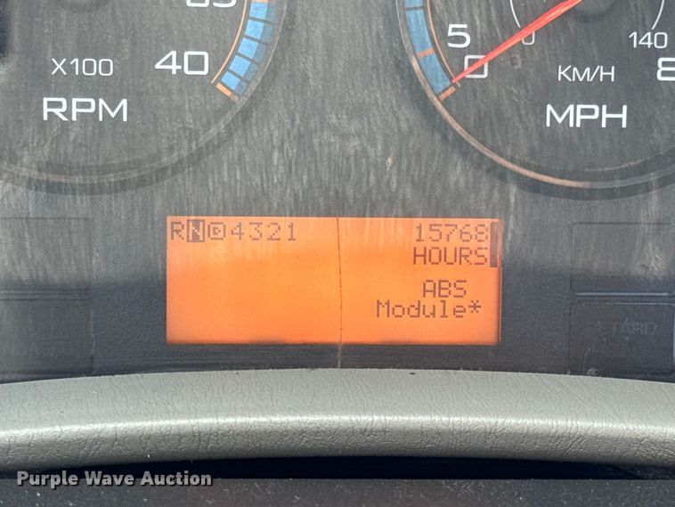 image for item DW6535 2010 International 4300 truck cab and chassis