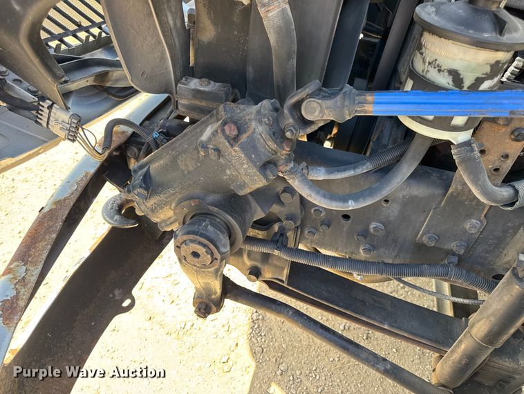 image for item DW6535 2010 International 4300 truck cab and chassis