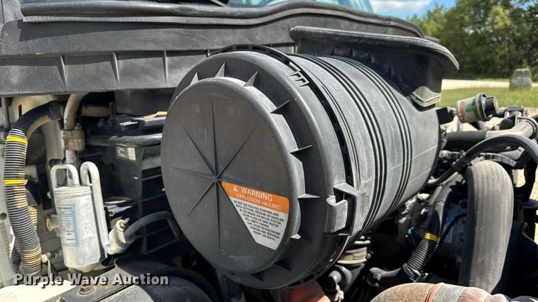 image for item DW6535 2010 International 4300 truck cab and chassis