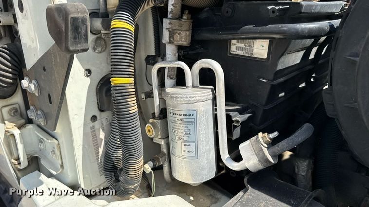 image for item DW6535 2010 International 4300 truck cab and chassis