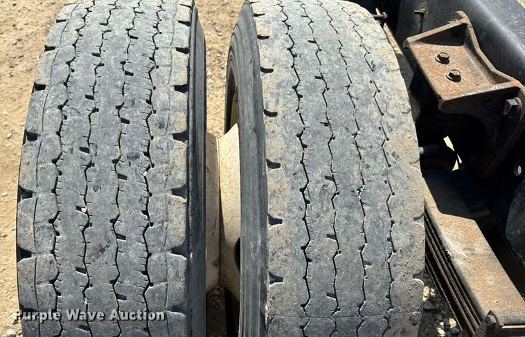 image for item DW6535 2010 International 4300 truck cab and chassis