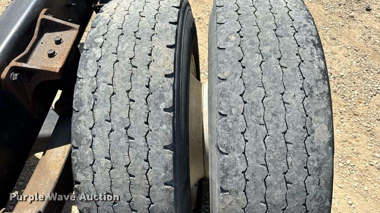 image for item DW6535 2010 International 4300 truck cab and chassis