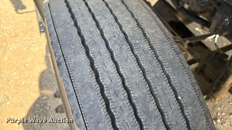 image for item DW6535 2010 International 4300 truck cab and chassis