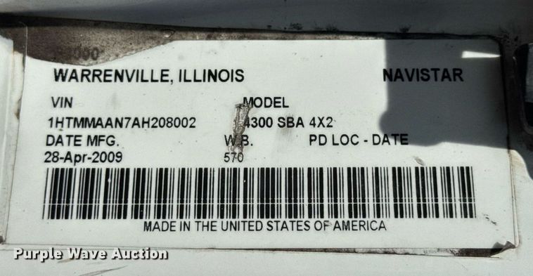 image for item DW6535 2010 International 4300 truck cab and chassis