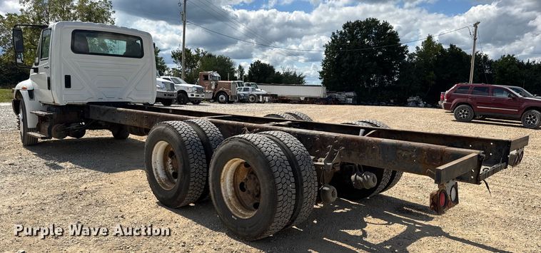 image for item DW6536 2010 International 4400 truck cab and chassis