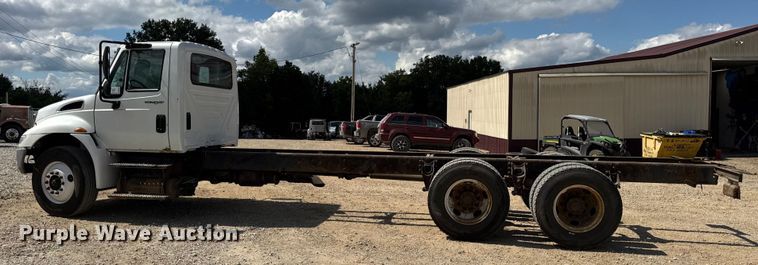 image for item DW6536 2010 International 4400 truck cab and chassis