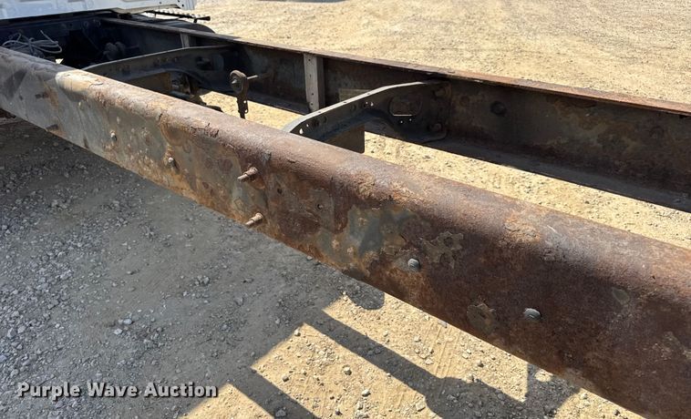 image for item DW6536 2010 International 4400 truck cab and chassis