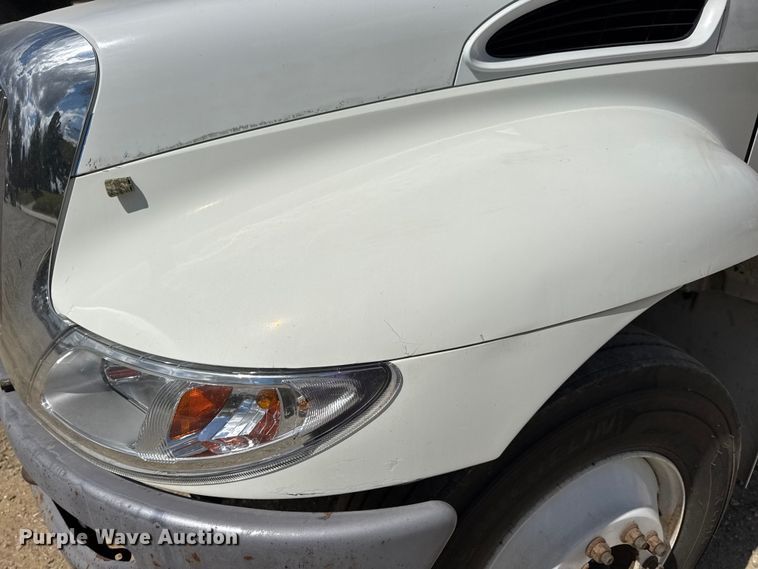 image for item DW6536 2010 International 4400 truck cab and chassis