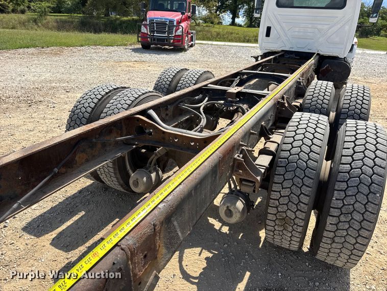 image for item DW6536 2010 International 4400 truck cab and chassis